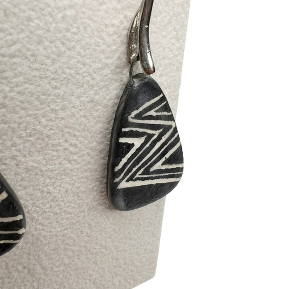 Polished Slate Stone White Zig Zag Rounded Triangle Earrings - Picture 4 of 10
